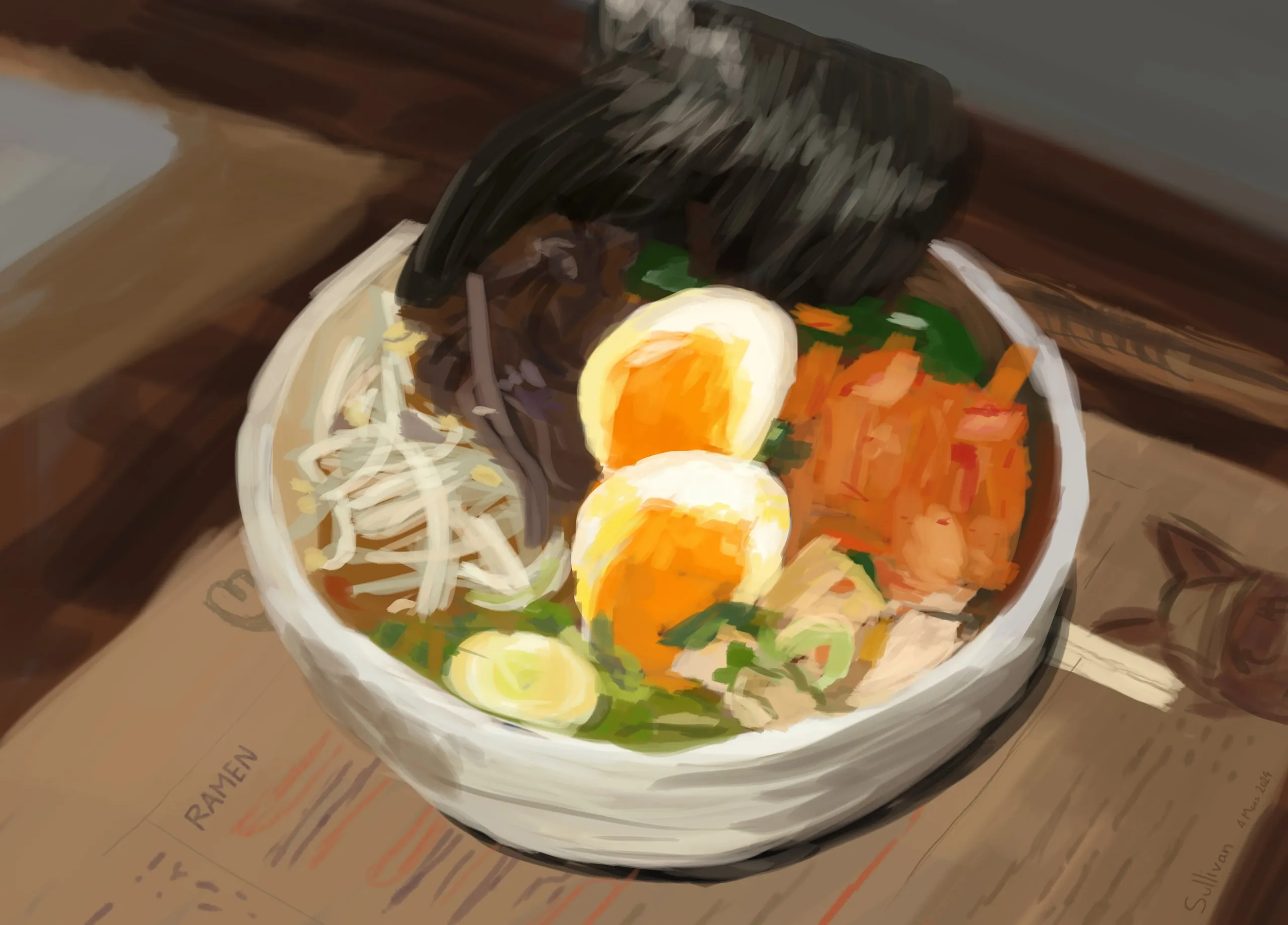 Bol de ramen vu de haut, deux œufs mollets orange, feuille de nori noire, table en bois brun